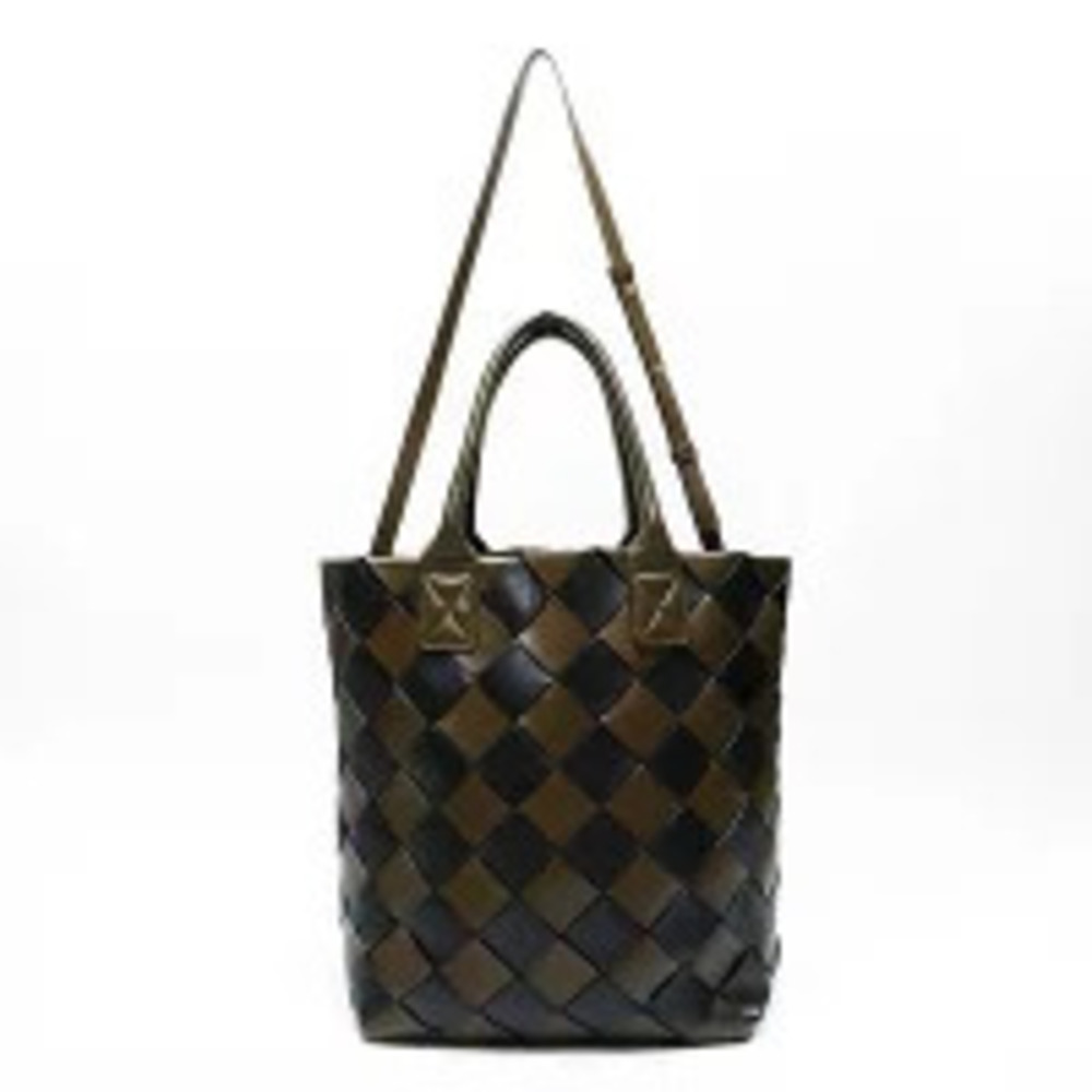 Bottega Veneta Maxi Intrecciato Handbag Black